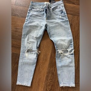 Zara jeans 
worn one time 
Size 38 Eu /6 US